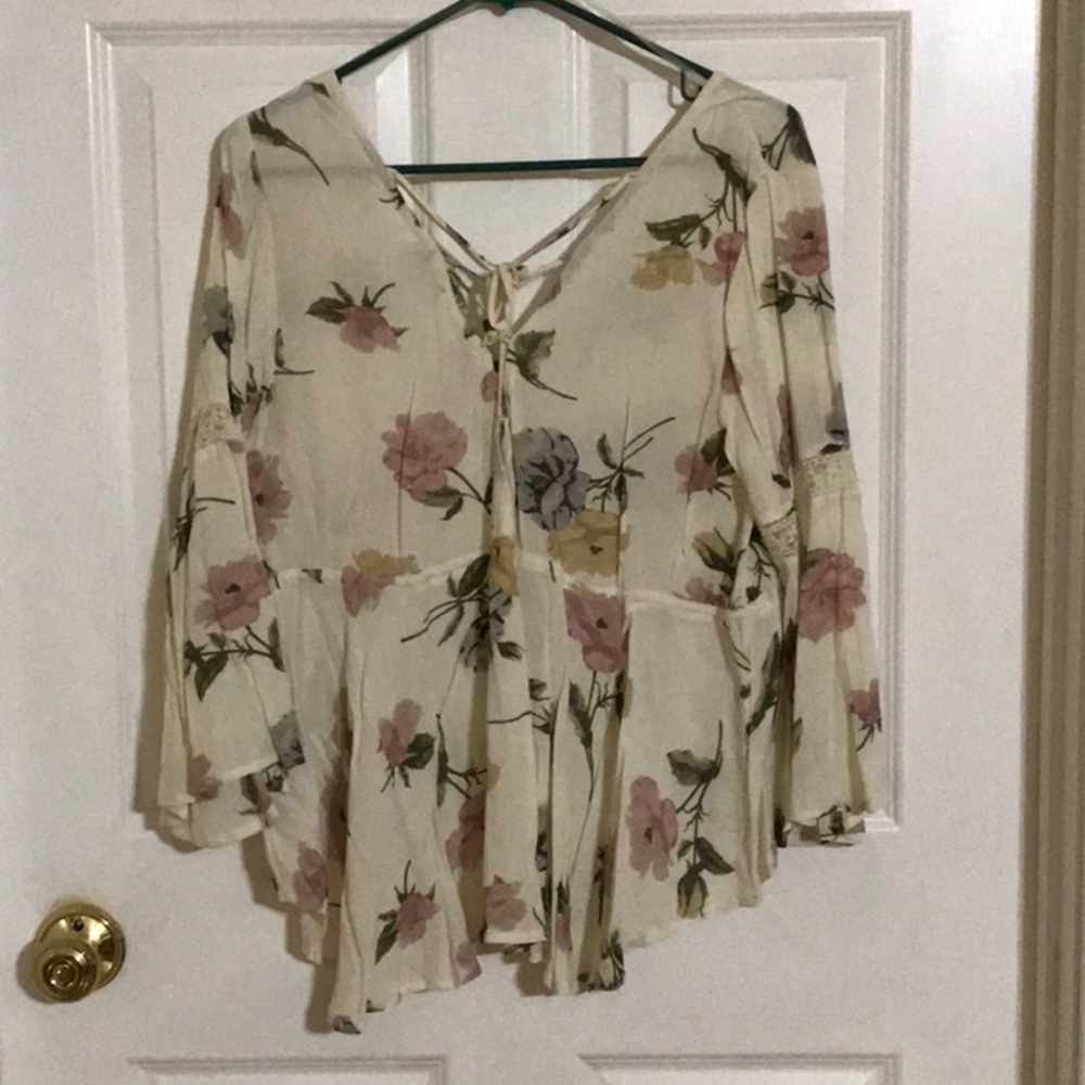 New Floral Hippie Style top - Picture 5 of 6